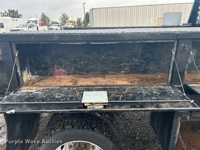 image for item OI9509 2012 Ford F550 Super Duty flatbed truck