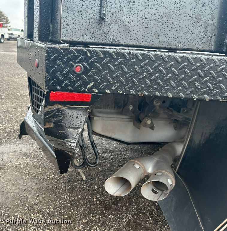 image for item OI9509 2012 Ford F550 Super Duty flatbed truck