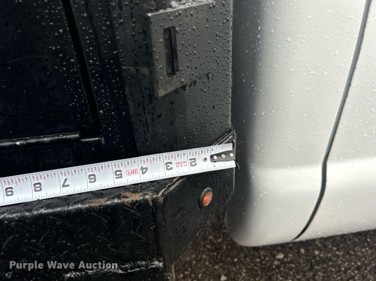 image for item OI9509 2012 Ford F550 Super Duty flatbed truck