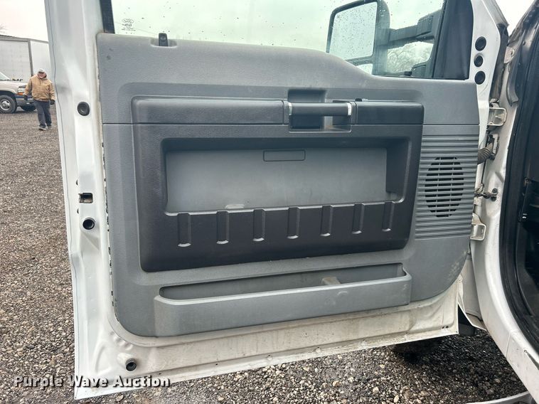 image for item OI9509 2012 Ford F550 Super Duty flatbed truck