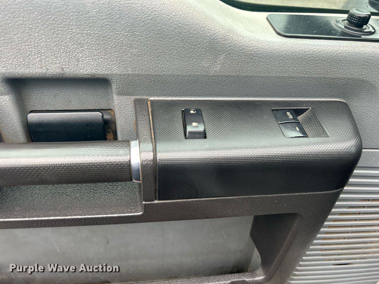 image for item OI9509 2012 Ford F550 Super Duty flatbed truck