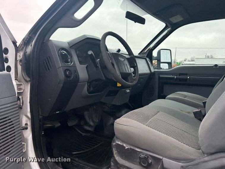 image for item OI9509 2012 Ford F550 Super Duty flatbed truck