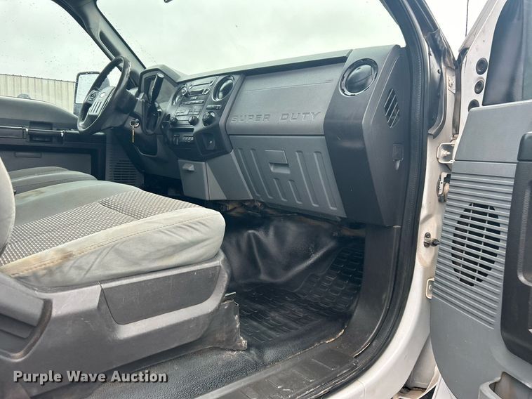 image for item OI9509 2012 Ford F550 Super Duty flatbed truck