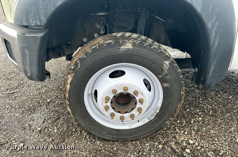 image for item OI9509 2012 Ford F550 Super Duty flatbed truck