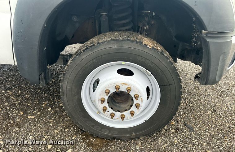 image for item OI9509 2012 Ford F550 Super Duty flatbed truck