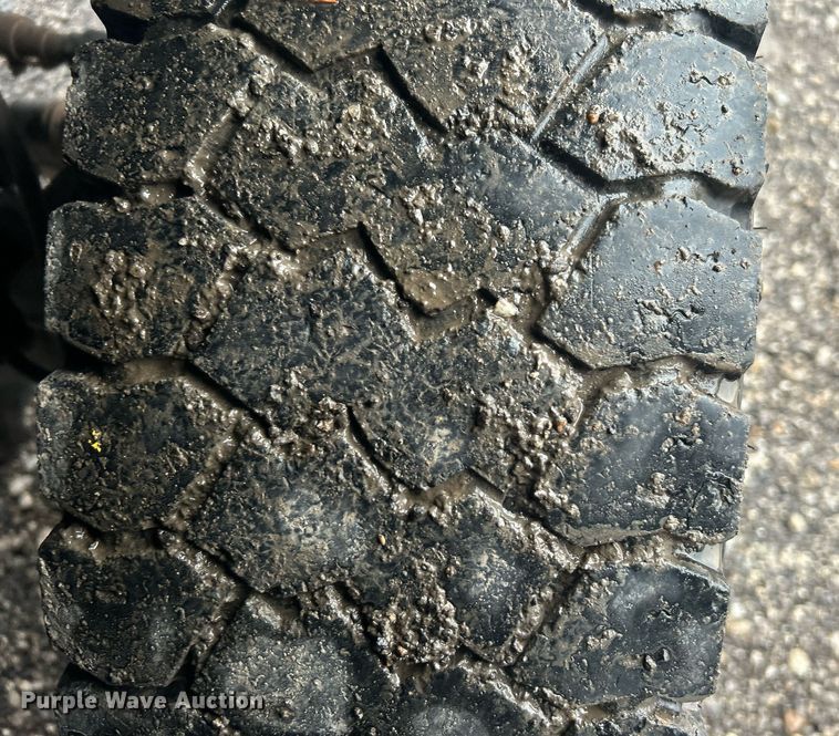 image for item OI9509 2012 Ford F550 Super Duty flatbed truck