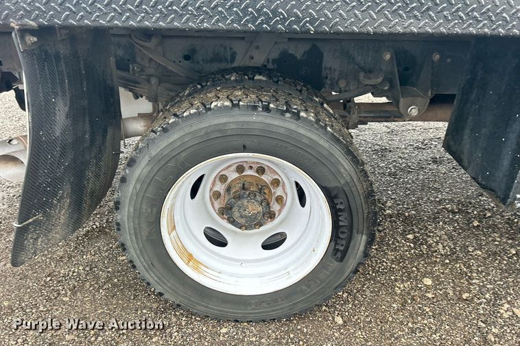 image for item OI9509 2012 Ford F550 Super Duty flatbed truck