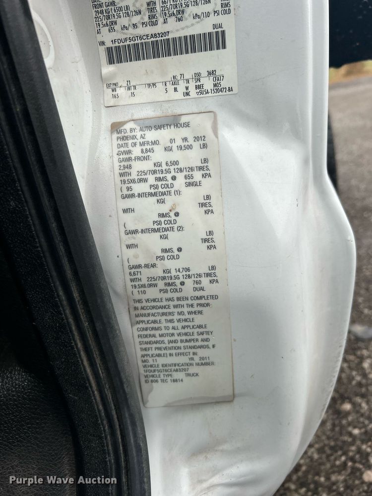 image for item OI9509 2012 Ford F550 Super Duty flatbed truck