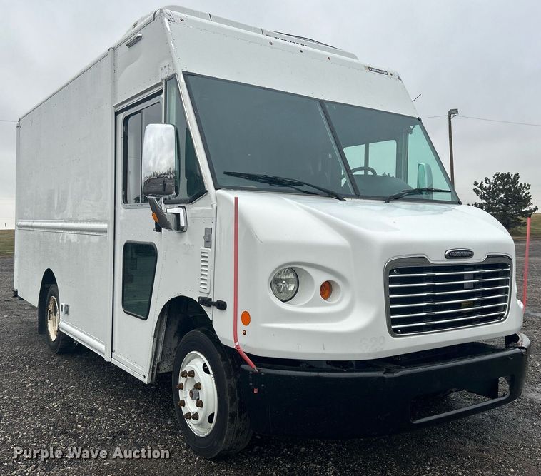 image for item OI9511 2018 Freightliner  MT45 refrigerated delivery van
