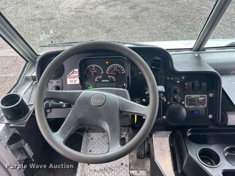 image for item OI9511 2018 Freightliner  MT45 refrigerated delivery van