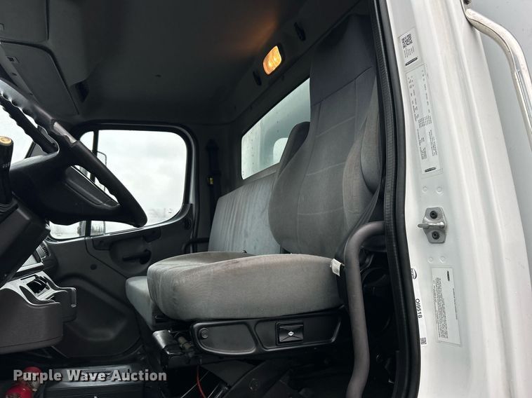 image for item OI9518 2017 Freightliner  Business Class M2 box truck