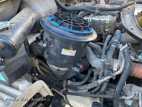 image for item OI9518 2017 Freightliner  Business Class M2 box truck