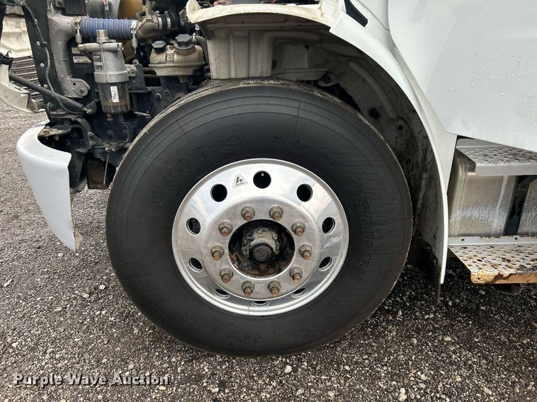 image for item OI9518 2017 Freightliner  Business Class M2 box truck