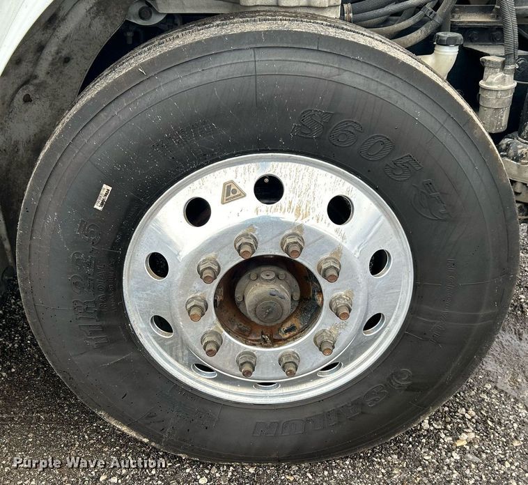 image for item OI9518 2017 Freightliner  Business Class M2 box truck