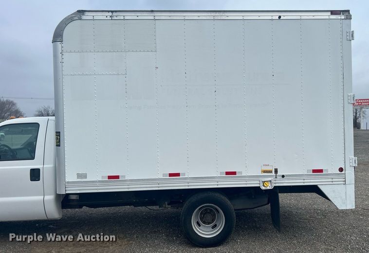 image for item OI9524 2016 Ford F350 Super Duty  box truck