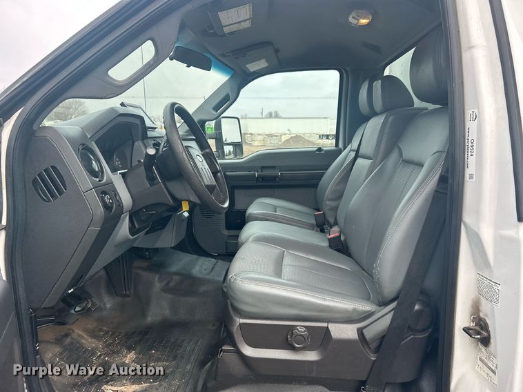 image for item OI9524 2016 Ford F350 Super Duty  box truck