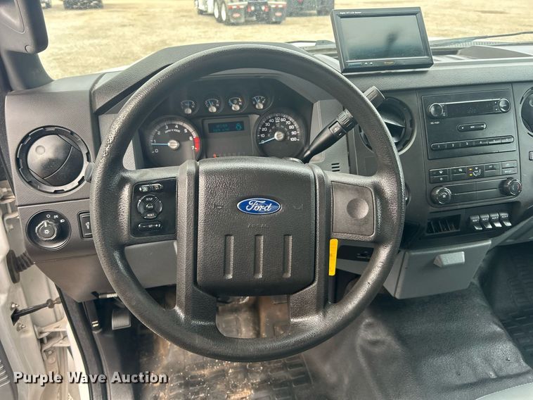 image for item OI9524 2016 Ford F350 Super Duty  box truck