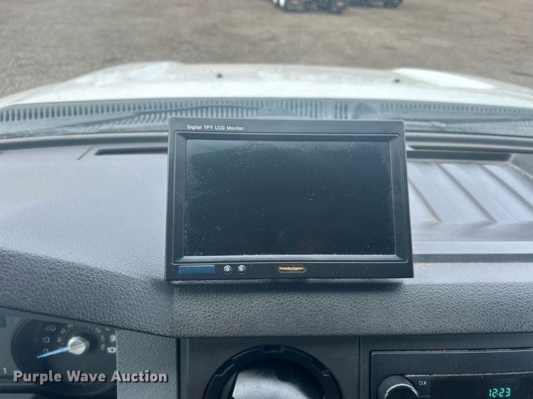 image for item OI9524 2016 Ford F350 Super Duty  box truck