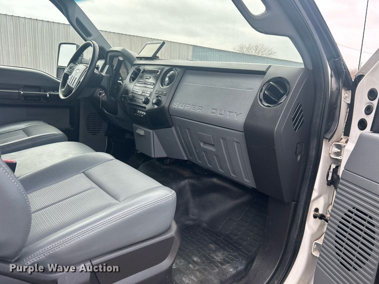 image for item OI9524 2016 Ford F350 Super Duty  box truck