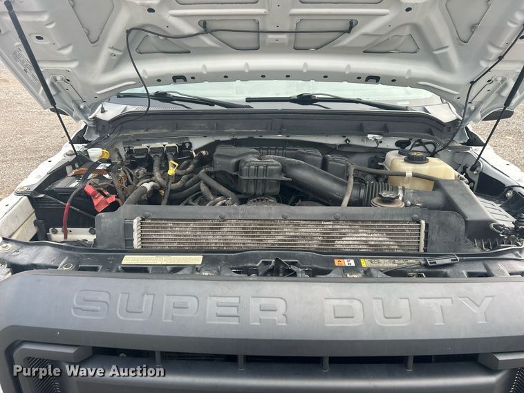 image for item OI9524 2016 Ford F350 Super Duty  box truck