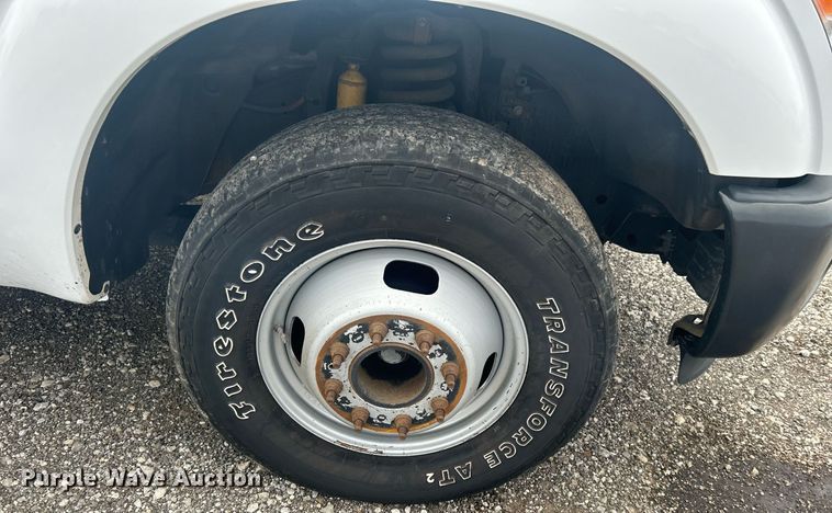 image for item OI9524 2016 Ford F350 Super Duty  box truck