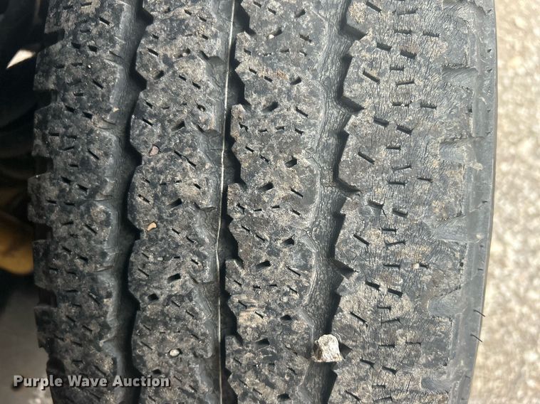 image for item OI9524 2016 Ford F350 Super Duty  box truck