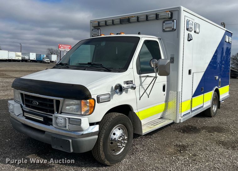 image for item OI9530 2000 Ford E450 Super Duty  ambulance