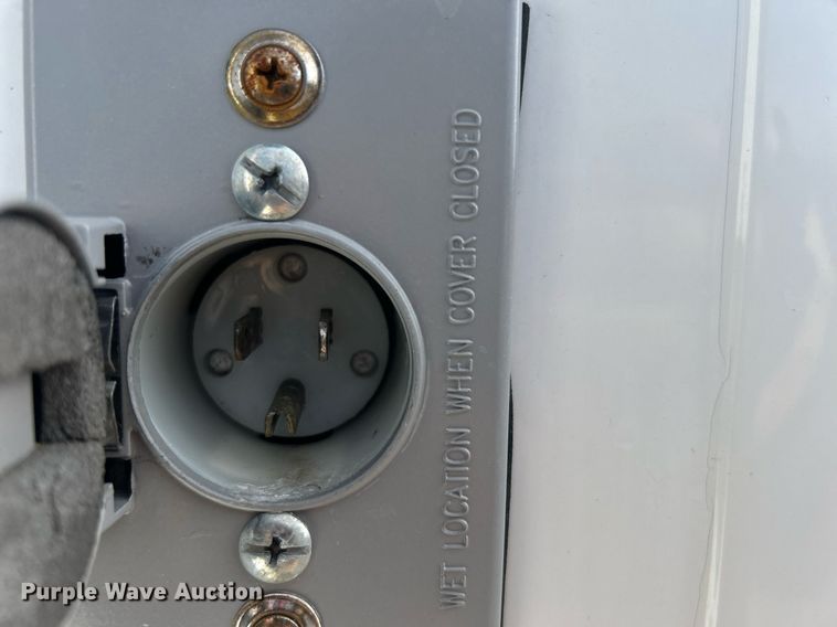 image for item OI9530 2000 Ford E450 Super Duty  ambulance