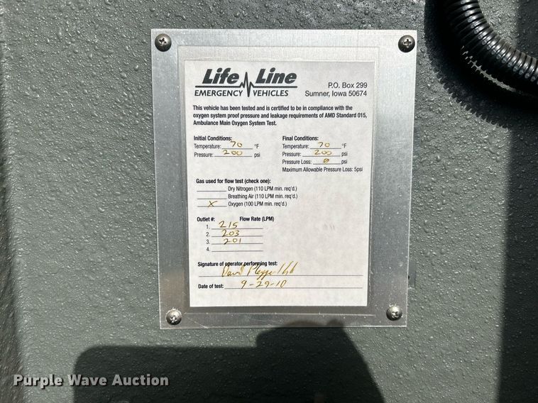 image for item OI9530 2000 Ford E450 Super Duty  ambulance