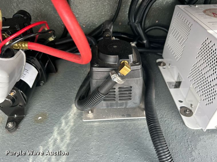 image for item OI9530 2000 Ford E450 Super Duty  ambulance