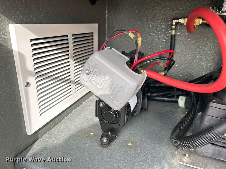 image for item OI9530 2000 Ford E450 Super Duty  ambulance