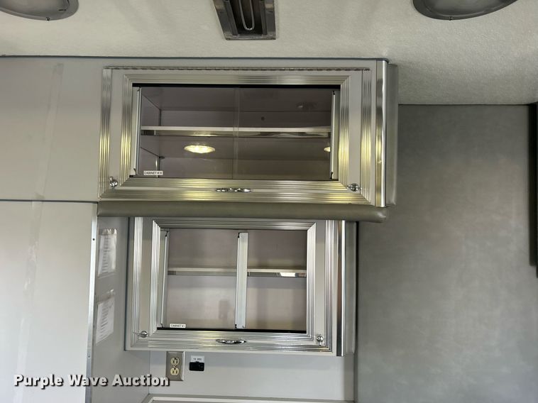 image for item OI9530 2000 Ford E450 Super Duty  ambulance