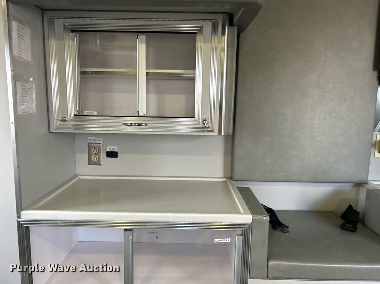 image for item OI9530 2000 Ford E450 Super Duty  ambulance