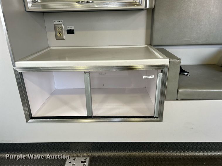 image for item OI9530 2000 Ford E450 Super Duty  ambulance