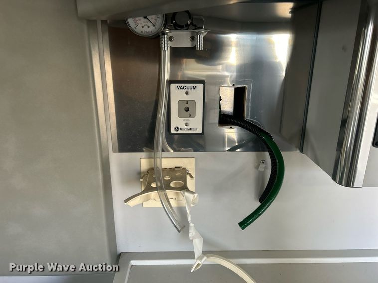 image for item OI9530 2000 Ford E450 Super Duty  ambulance