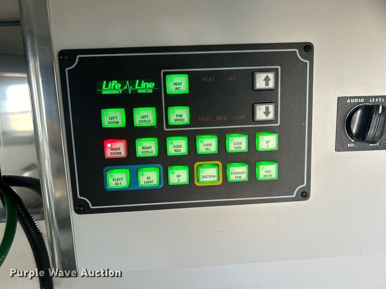 image for item OI9530 2000 Ford E450 Super Duty  ambulance