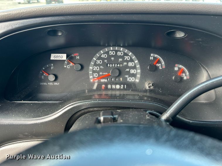 image for item OI9530 2000 Ford E450 Super Duty  ambulance