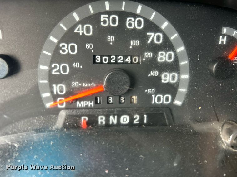 image for item OI9530 2000 Ford E450 Super Duty  ambulance