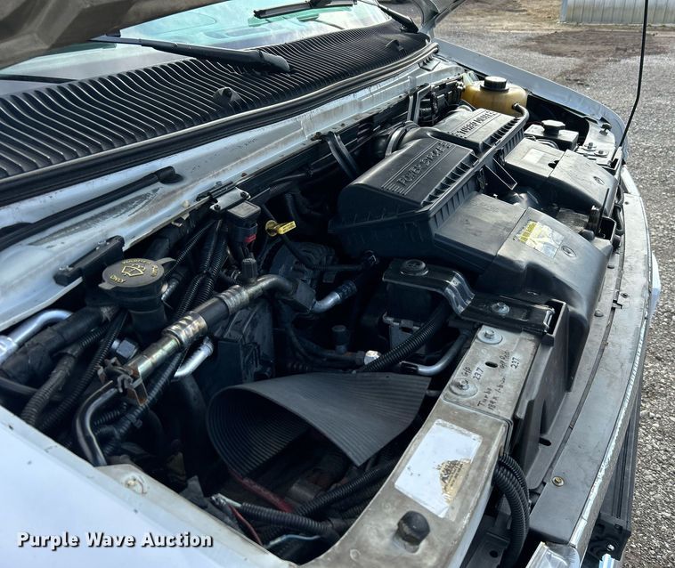 image for item OI9530 2000 Ford E450 Super Duty  ambulance