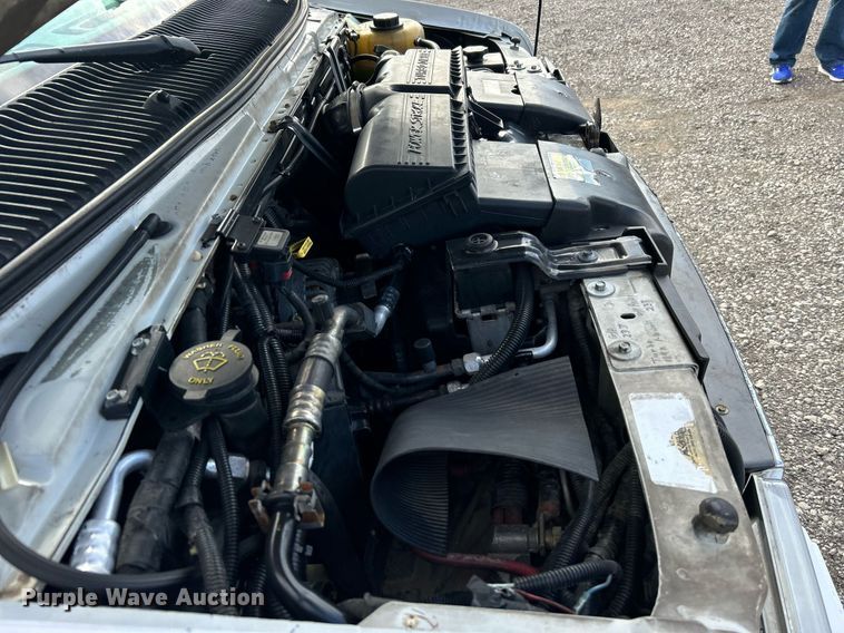 image for item OI9530 2000 Ford E450 Super Duty  ambulance