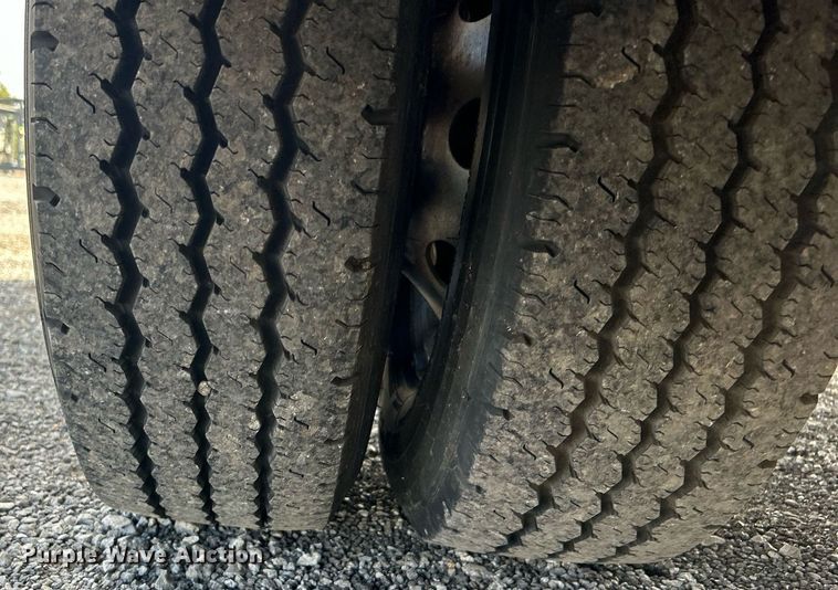 image for item OI9530 2000 Ford E450 Super Duty  ambulance