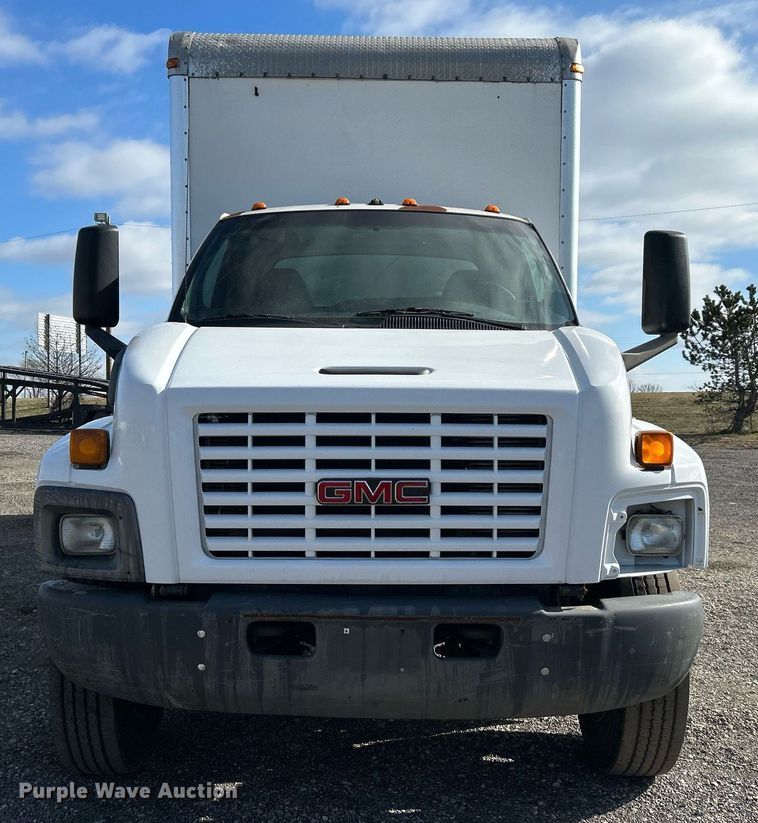image for item OI9531 2007 GMC  C7500 box truck