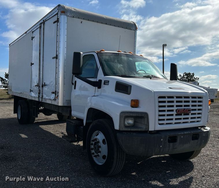 image for item OI9531 2007 GMC  C7500 box truck