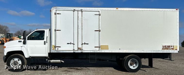 image for item OI9531 2007 GMC  C7500 box truck