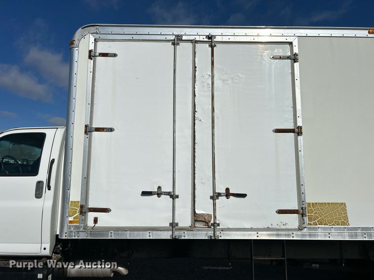 image for item OI9531 2007 GMC  C7500 box truck