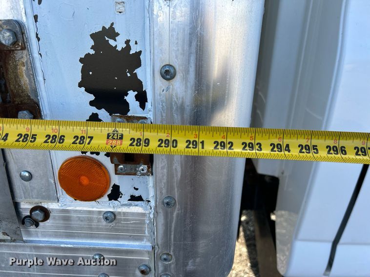 image for item OI9531 2007 GMC  C7500 box truck