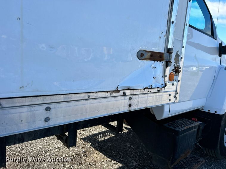 image for item OI9531 2007 GMC  C7500 box truck