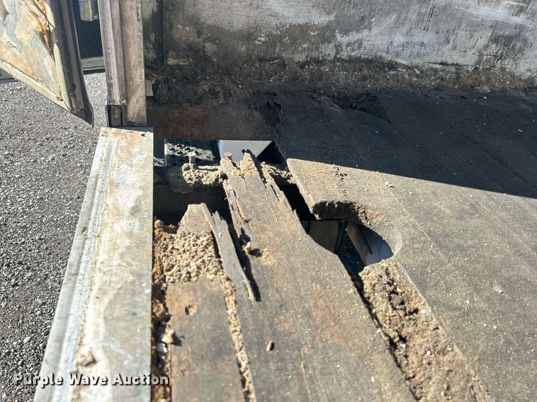 image for item OI9531 2007 GMC  C7500 box truck