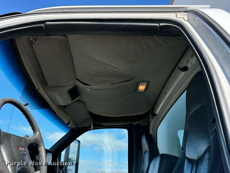 image for item OI9531 2007 GMC  C7500 box truck