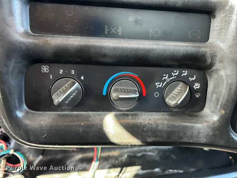 image for item OI9531 2007 GMC  C7500 box truck